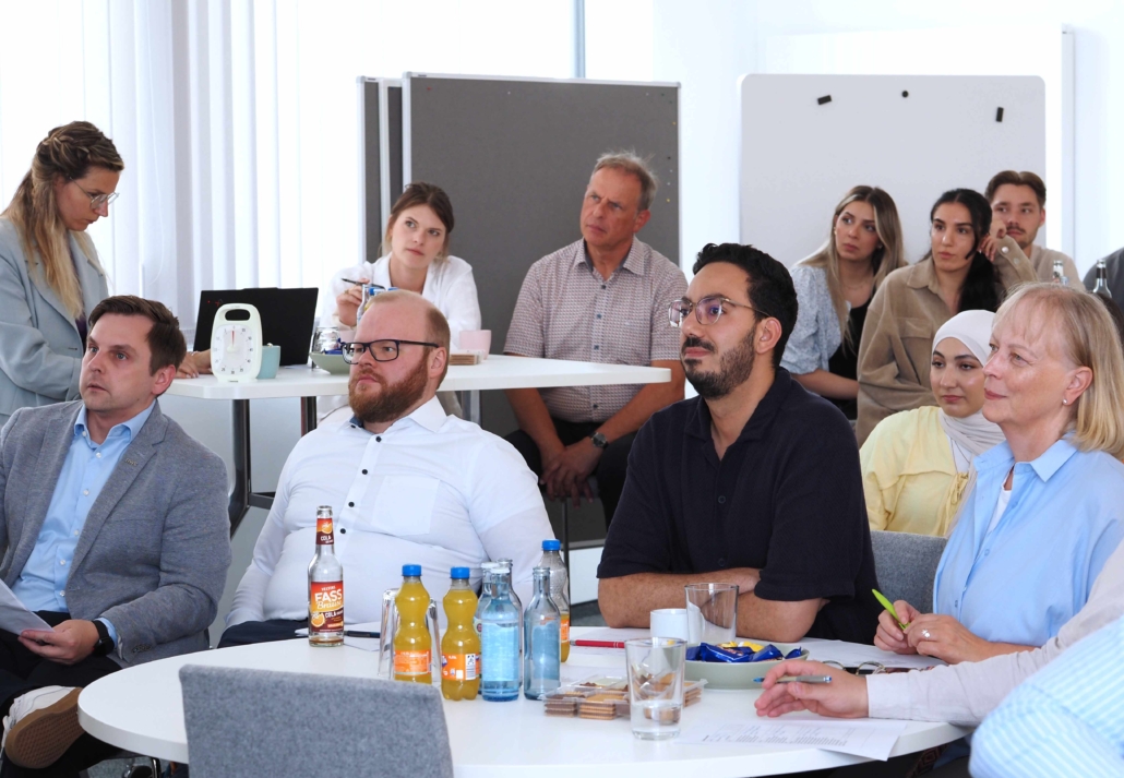 Unternehmenspartner beim SEPM Projektseminar am ZESS
