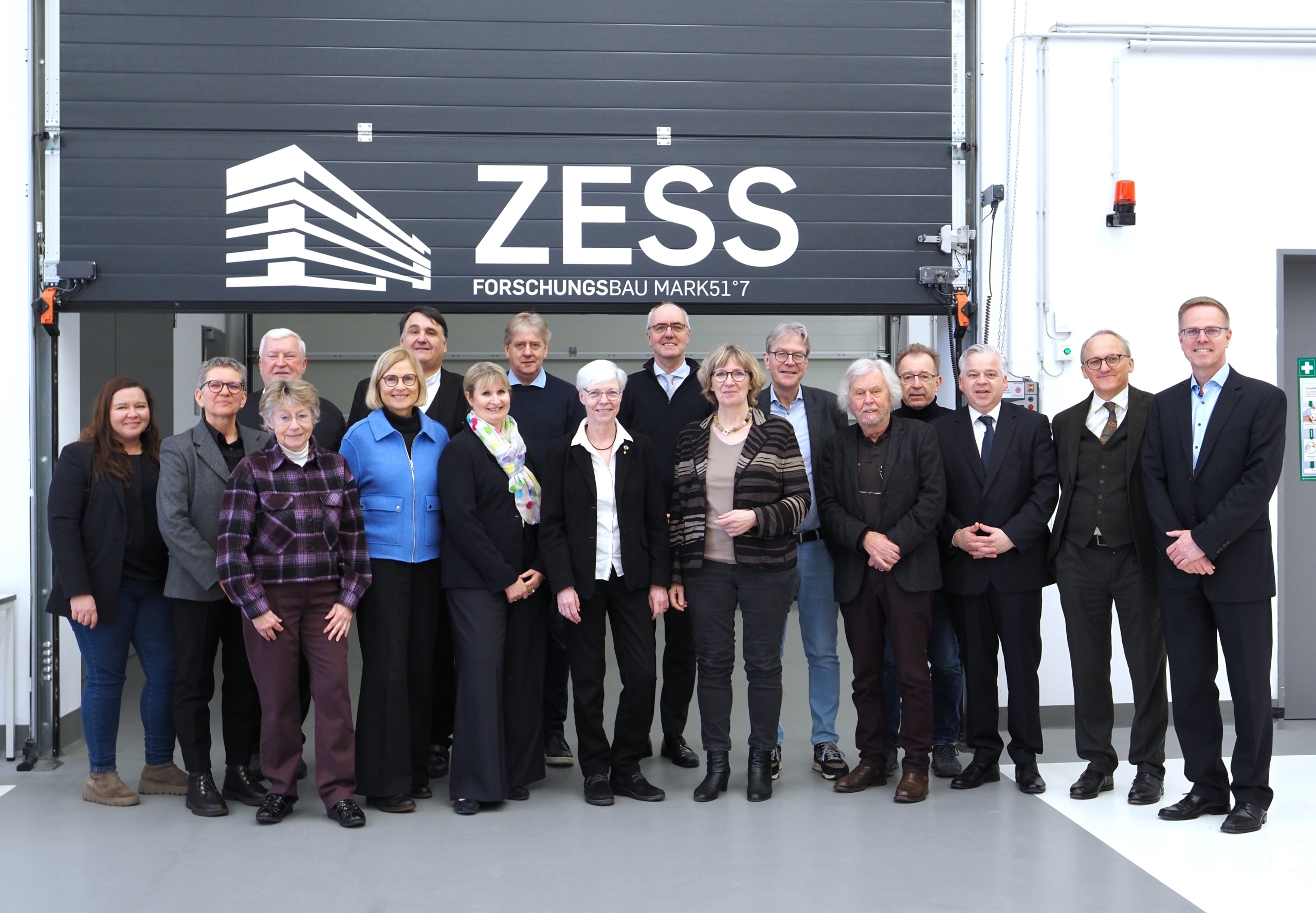 Gruppenfoto der RUB Hochschulratssitzung am ZESS