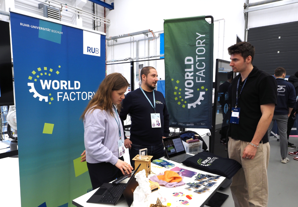 Stand des Worldfactory Startup Centers bei der HUMAINE Karrieremesse 2026 im ZESS