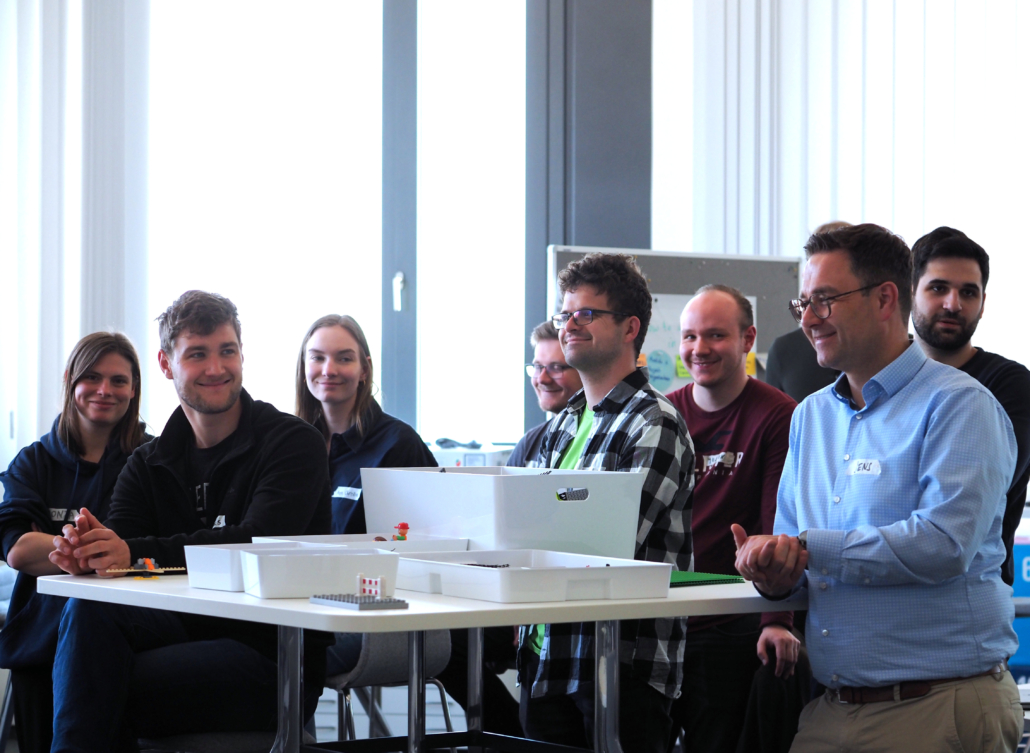 Jens Pöppelbuß und Studierende beim Methodenworkshop für Doktoranden der UA Ruhr
