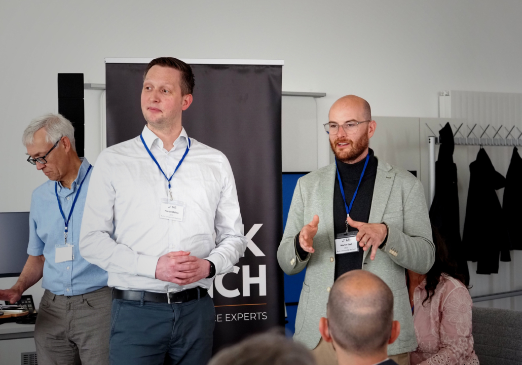 Martin Ebel und Florian Bülow beim Servitization Bootcamp am ZESS