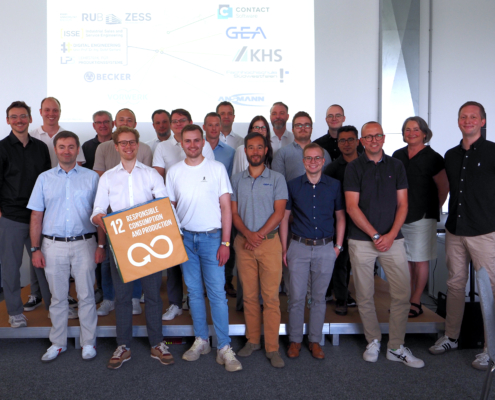 Gruppenfoto beim Kick-off-Meeting vom Projekt TRANSFORM-R am ZESS.